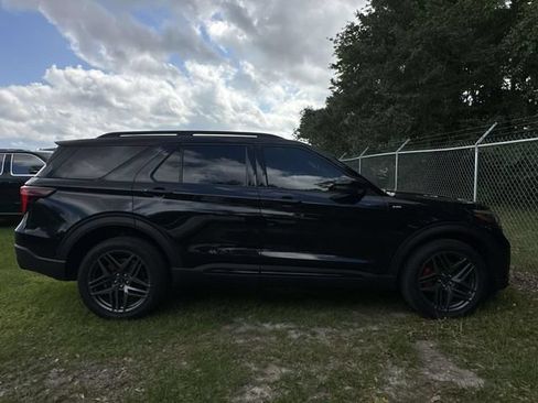 Used 2025 Ford Explorer ST-Line w/ Premium Package AWD/4WD image 17