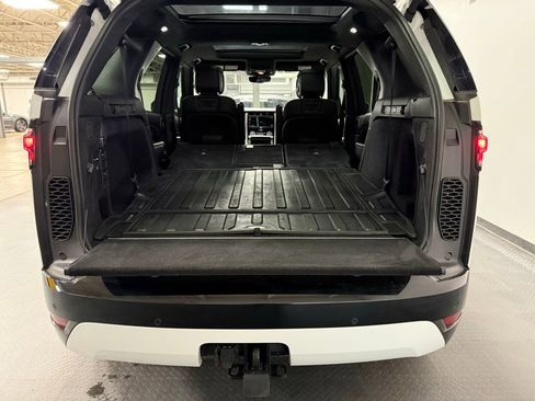 Used 2023 Land Rover Discovery HSE R-Dynamic AWD/4WD image 27