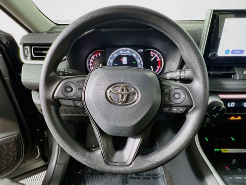 Used 2025 Toyota RAV4 XLE w/ Convenience Package FWD image 18