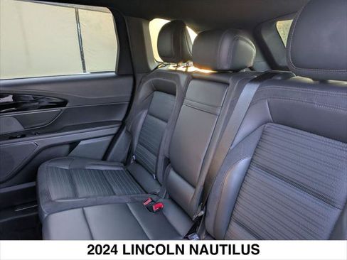 Used 2024 Lincoln Nautilus Reserve w/ Jet Appearance Package (87T) AWD/4WD image 12
