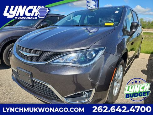 Used 2018 Chrysler Pacifica Touring Plus w/ Tire & Wheel Group FWD image 1