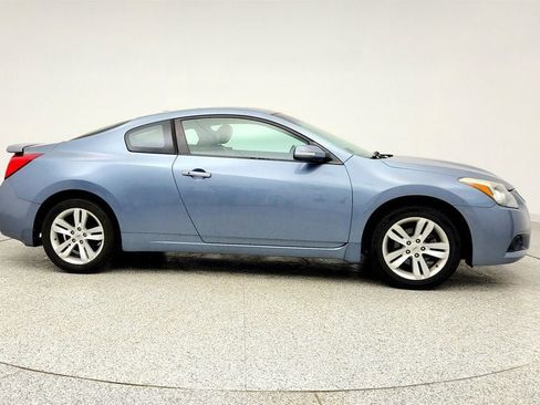 Used 2010 Nissan Altima 2.5 S w/ Premium Pkg image 4