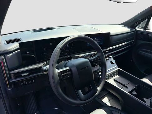 Used 2025 Hyundai Santa Fe Calligraphy AWD/4WD image 9