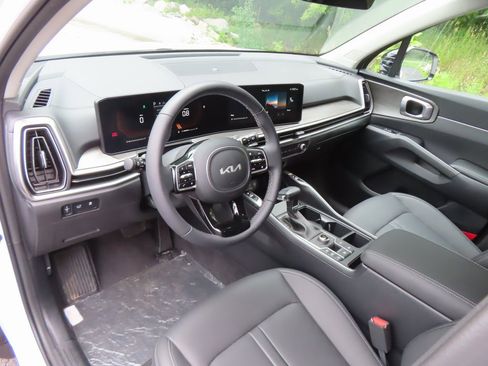 Certified 2025 Kia Sorento X-Line EX image 21