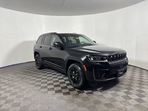 New 2026 Jeep Grand Cherokee Altitude AWD/4WD image 1