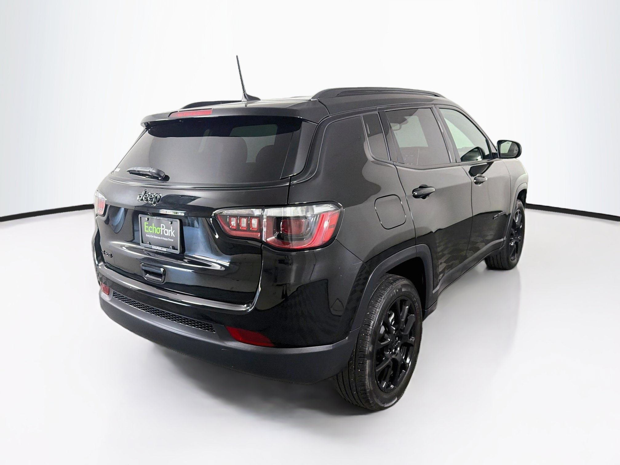 Used 2023 Jeep Compass Latitude AWD/4WD image 9