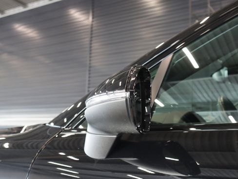 Used 2022 Porsche Cayenne Coupe image 25