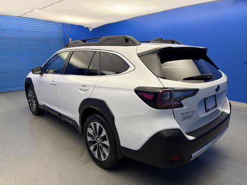 Certified 2025 Subaru Outback Limited image 5