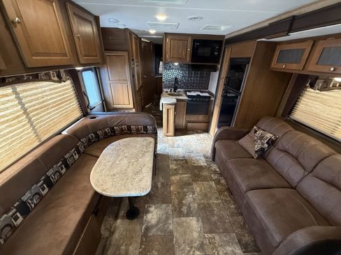 Used 2016 Ford E-450 and Econoline 450 Super Duty w/ Motorhome Prep Package image 35