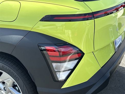 New 2026 Hyundai Kona SE image 15