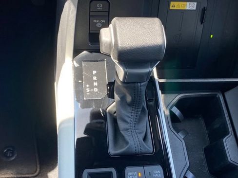Used 2024 Toyota Tundra Capstone AWD/4WD image 17