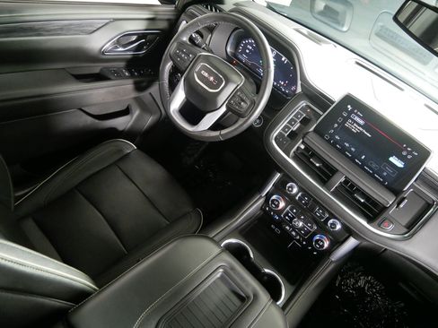 Certified 2023 GMC Yukon SLT AWD/4WD image 9