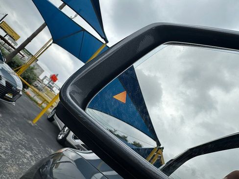 Used 2018 Mercedes-Benz GLE 350 w/ Premium 1 Package image 14