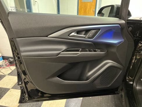 Used 2024 Chevrolet Equinox EV LT FWD image 31