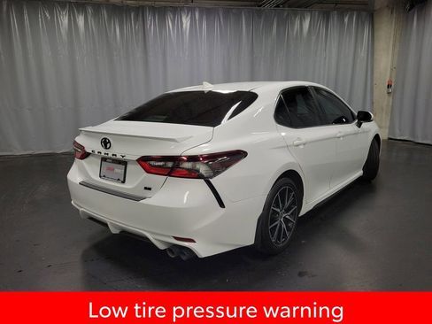 Used 2023 Toyota Camry SE image 8