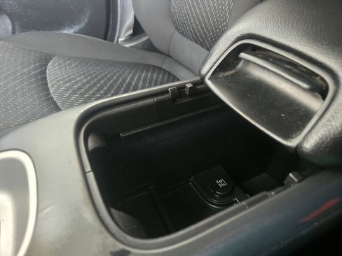 Used 2018 Dodge Journey SXT image 28