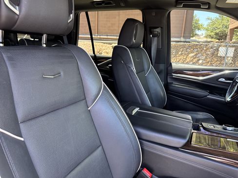 Used 2023 Cadillac Escalade Premium Luxury AWD/4WD image 20