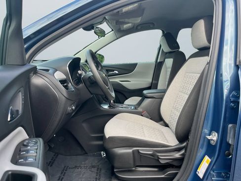 Used 2024 Chevrolet Equinox LS w/ Driver Confidence II Package FWD image 9