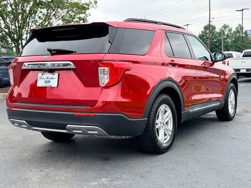 Certified 2022 Ford Explorer XLT w/ Equipment Group 202A RWD image 7