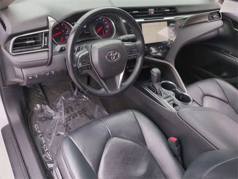 Used 2019 Toyota Camry XSE image 10