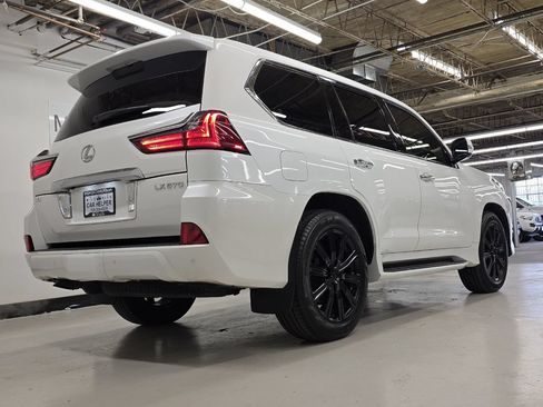 Used 2017 Lexus LX 570 4WD w/ Luxury Package image 20