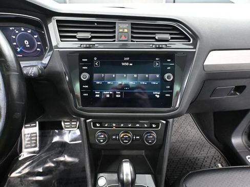 Used 2019 Volkswagen Tiguan SEL Premium R-Line FWD image 30