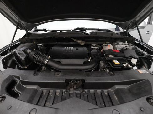 Used 2025 Chevrolet Blazer LT AWD/4WD image 3