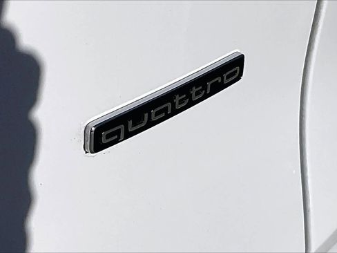 Certified 2025 Audi Q5 Premium w/ Convenience Package image 9