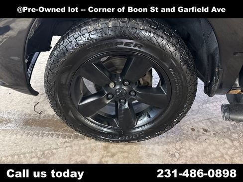 Used 2016 RAM 1500 Express w/ Black Ram 1500 Express Group AWD/4WD image 11