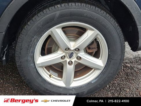 Used 2017 Ford Explorer XLT w/ Equipment Group 202A image 10