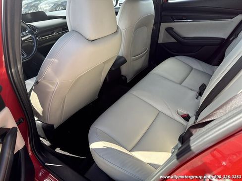 Used 2019 MAZDA MAZDA3 AWD Hatchback w/ Preferred Pkg image 16