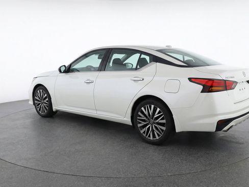 Used 2025 Nissan Altima 2.5 SV image 6