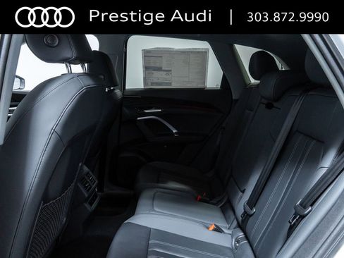 Used 2025 Audi Q5 Premium w/ Convenience Package image 22