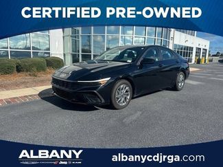 Used 2025 Hyundai Elantra Hybrid FWD video 1