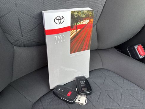 Used 2024 Toyota RAV4 XLE image 35