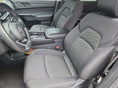 Used 2025 Nissan Pathfinder SV FWD image 24