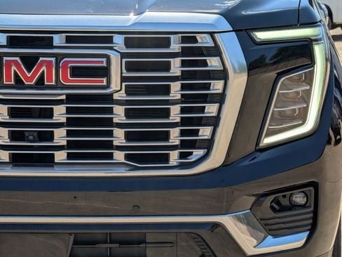 Used 2025 GMC Yukon Denali AWD/4WD image 9