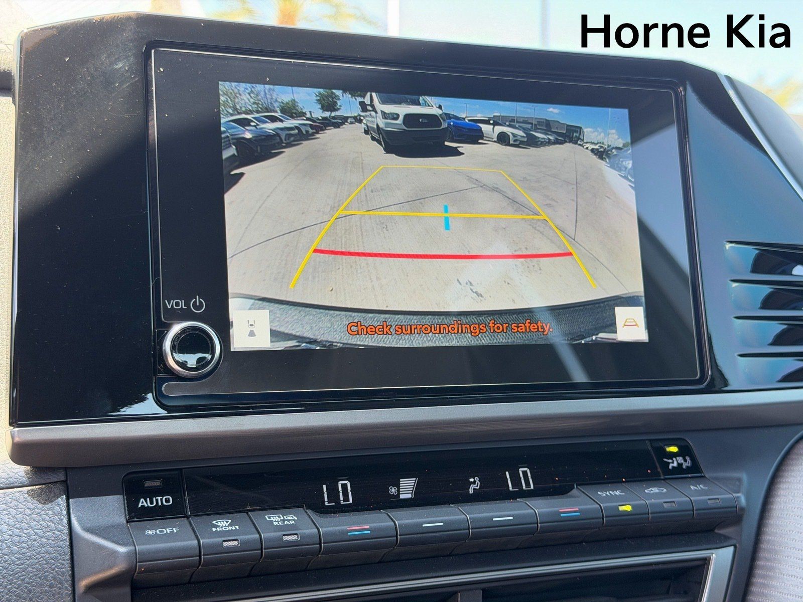 Used 2025 Toyota Camry SE w/ Convenience Package FWD image 19