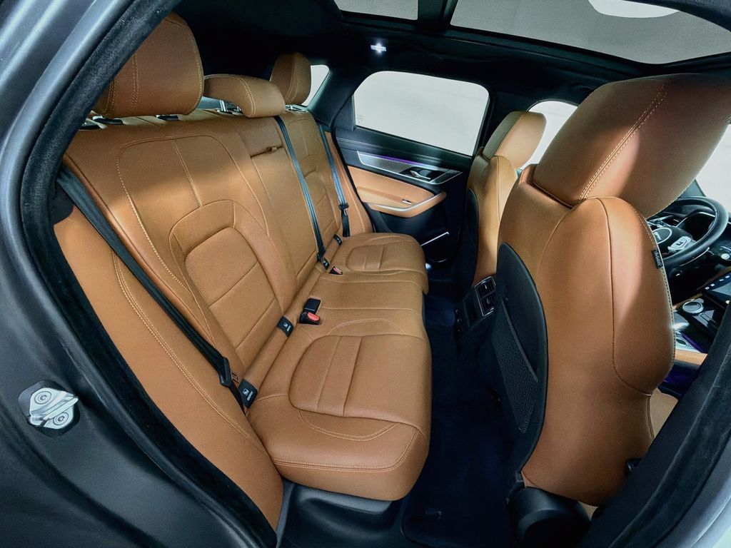 Certified 2026 Jaguar F-PACE R-Dynamic S AWD/4WD image 28