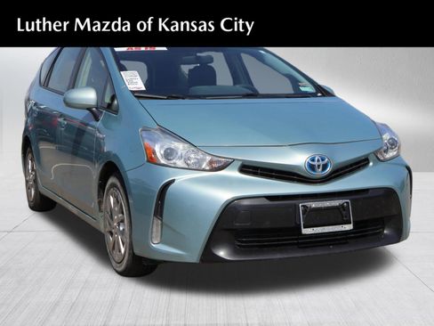 Used 2015 Toyota Prius V Three image 1