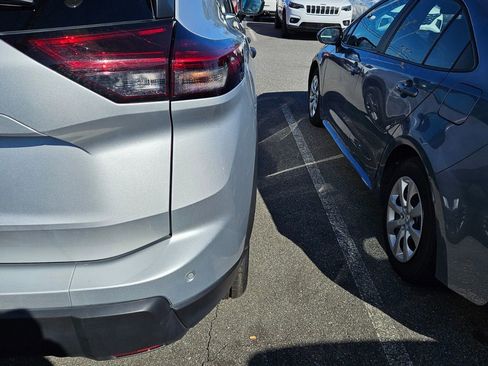 Used 2024 Nissan Rogue S image 6