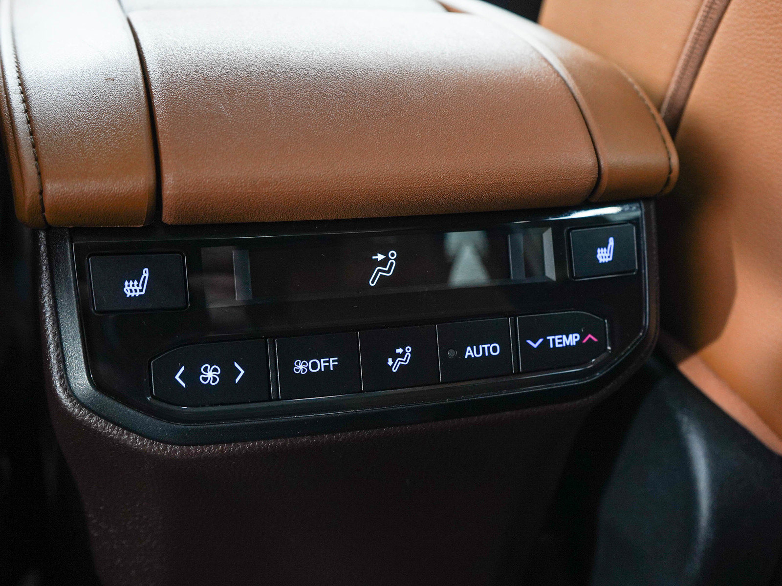 Used 2022 Toyota Highlander Platinum AWD/4WD image 17