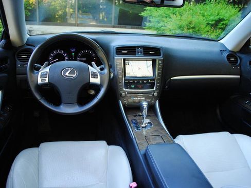 Used 2011 Lexus IS 350C w/ Luxury Pkg image 2