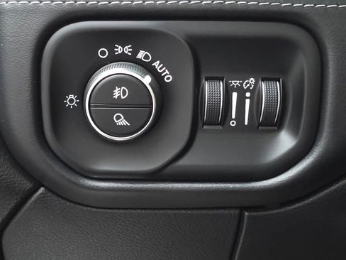 Used 2019 RAM 2500 Limited image 15