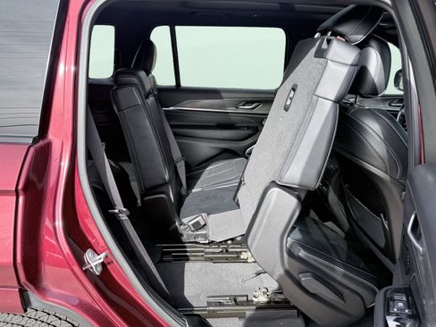 Used 2021 Jeep Grand Cherokee L Overland w/ Trailer Tow Package image 30