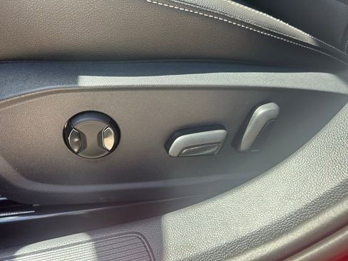 Used 2023 Volkswagen Jetta SE w/ Panoramic Sunroof Package image 15