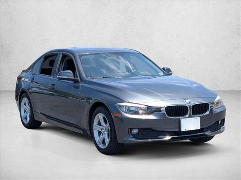 Used 2014 BMW 320i Sedan RWD image 3