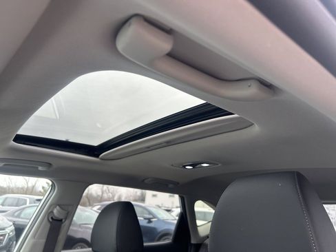 Certified 2022 Kia Seltos EX image 11