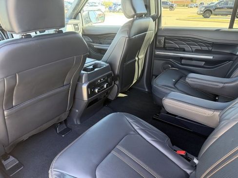 Used 2024 Ford Expedition Platinum image 23