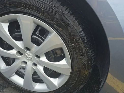 Used 2022 Toyota Corolla LE image 5